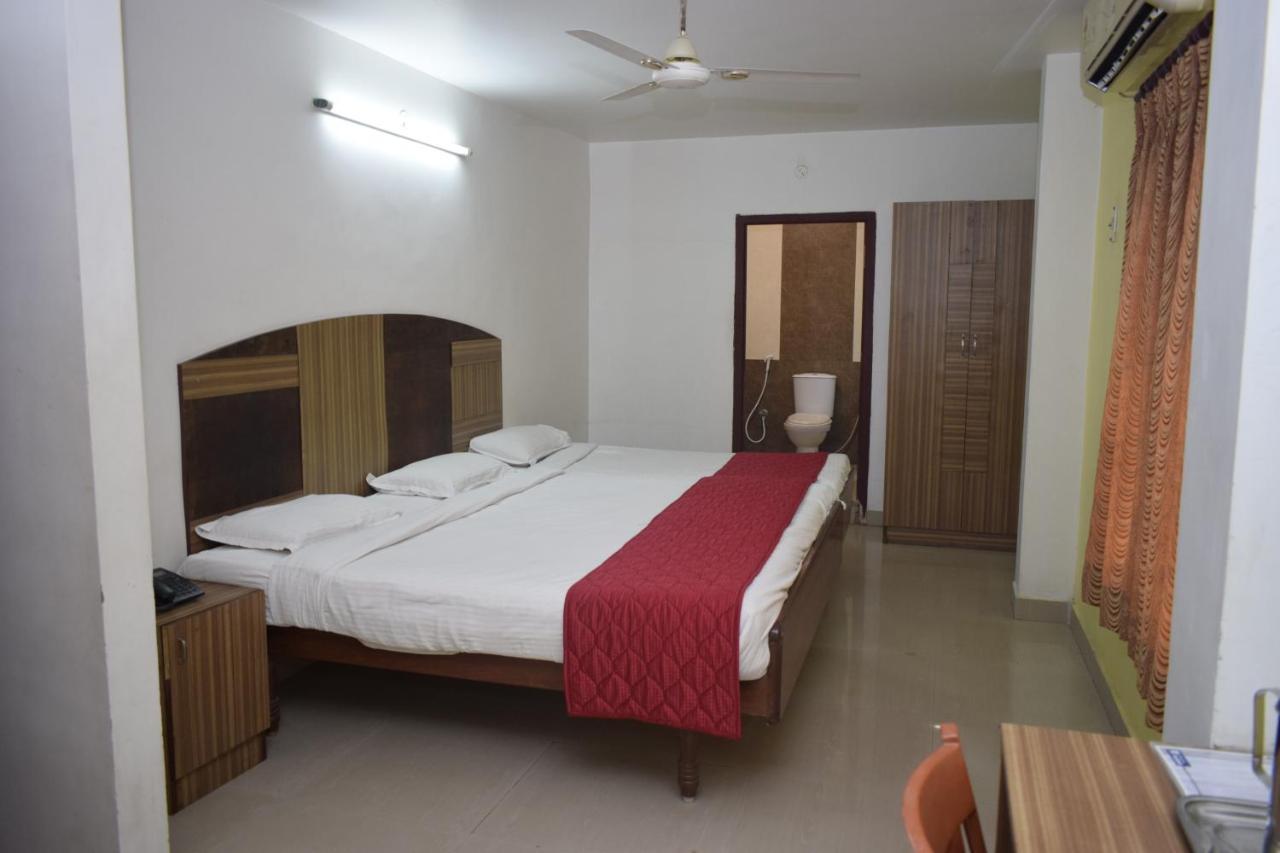 פונדיצ'רי Hotel Ayushman מראה חיצוני תמונה